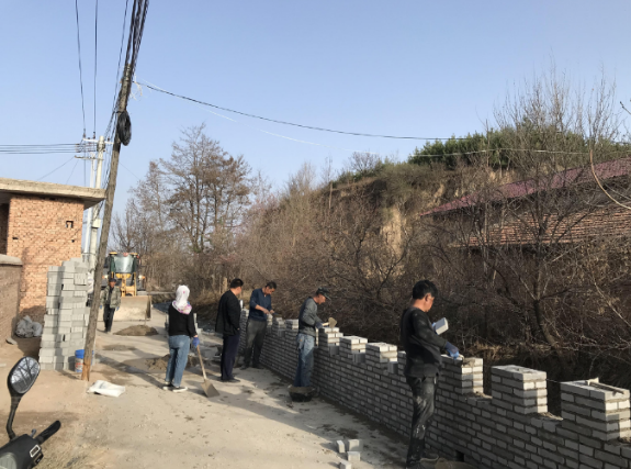 筑起安全墙 照亮乡村路——市产投集团鼎力支持包抓共建村社文明创建工作(图1)